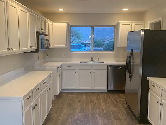 5th image of 15169 N Triple Crown Pl
