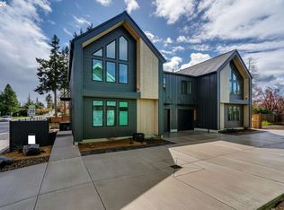 2624 Gilham Rd, Eugene, OR 97408