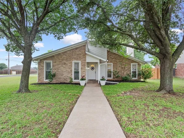 101 Bonham Dr, Hewitt, TX 76643