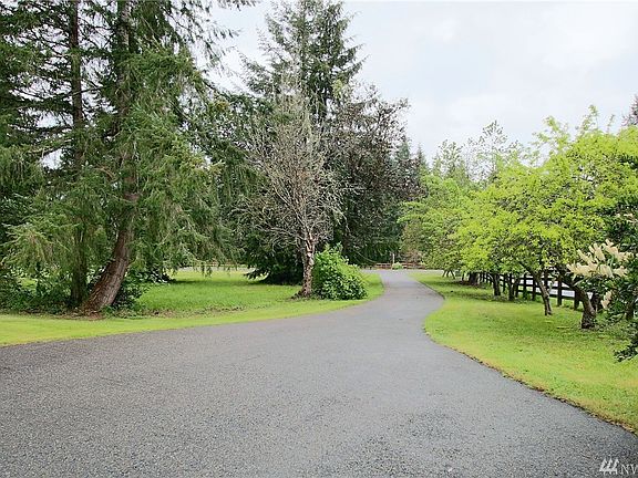 2nd image of 5008 Foxtrail Dr NE