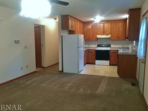 5th image of 630 W South St APT B
