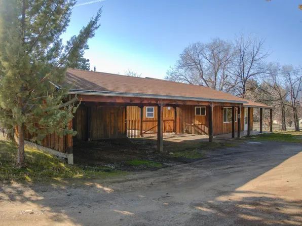 905 Campbell Ave, Yreka, CA 96097