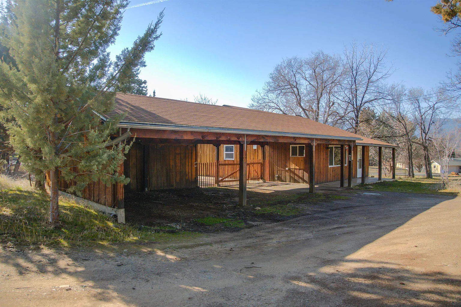 905 Campbell Ave photo 1