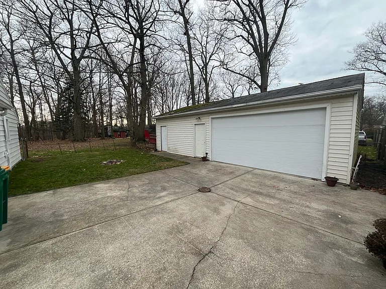 4890 Robinwood Dr — Photo 16
