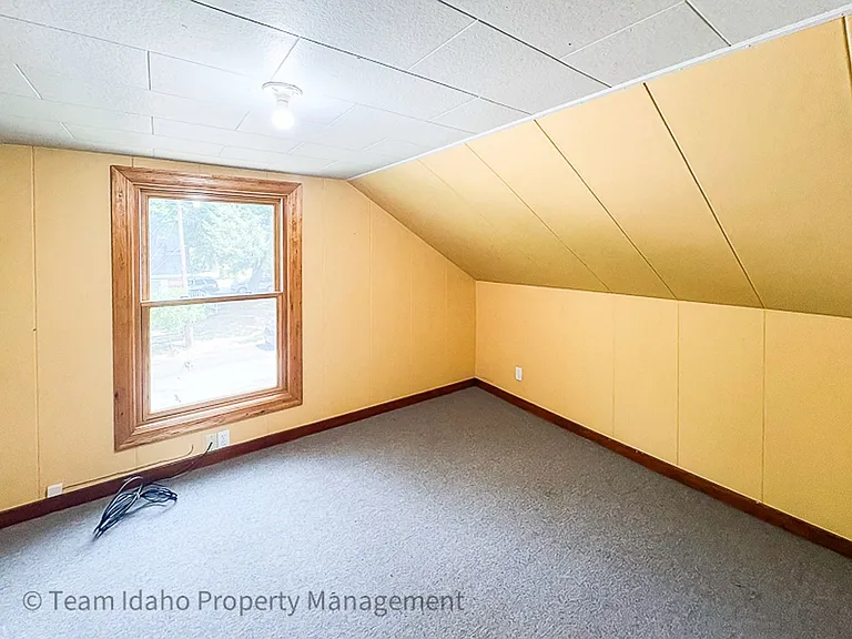 1203 Logan St — Photo 29