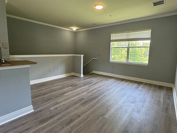 4th image of 234 Southern Pecan Cir Unit 202