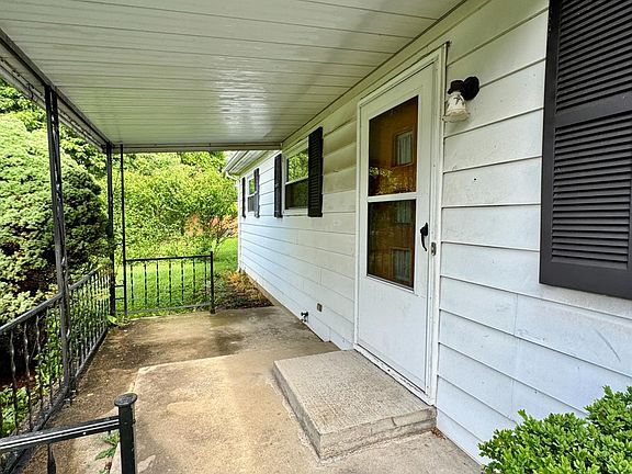 3rd image of 64 Sheldon St