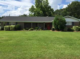 1701 McInnis Dr, Waynesboro, MS 39367