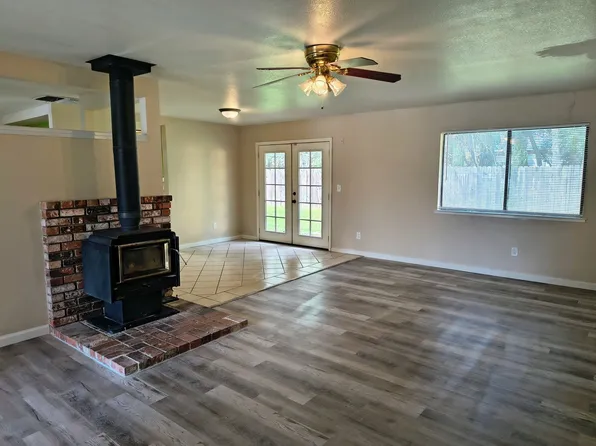 16332 Hawthorne Ave, Anderson, CA 96007