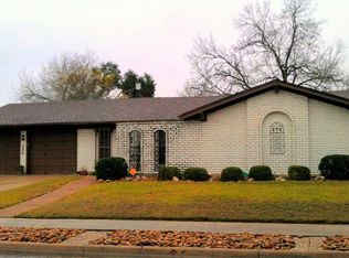 204 Canterbury Ln, Victoria, TX 77904