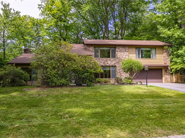 17 Tuliptree Ln, Rochester, NY 14617
