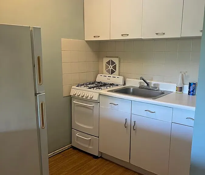 369 Mayflower Ave — Photo 3