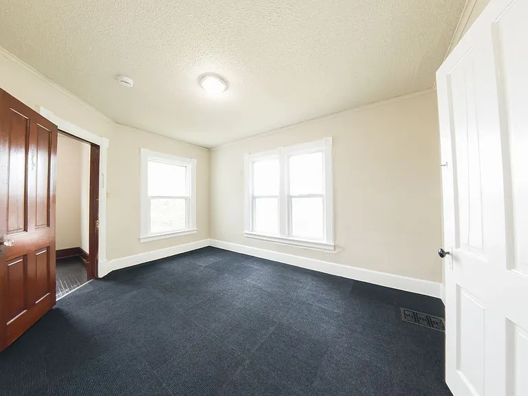 501 E Lincoln Way — Photo 14