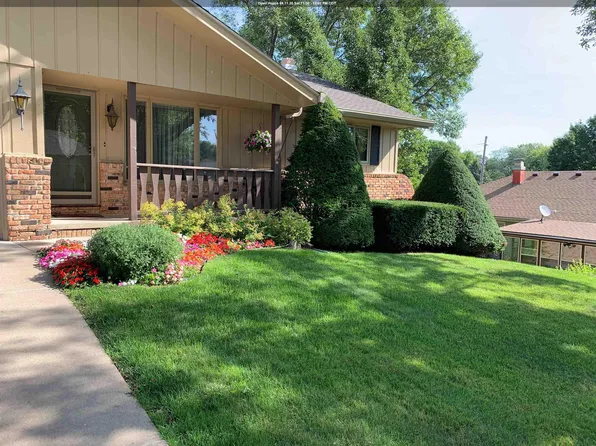 5001 Evergreen Ln, Sioux City, IA 51106