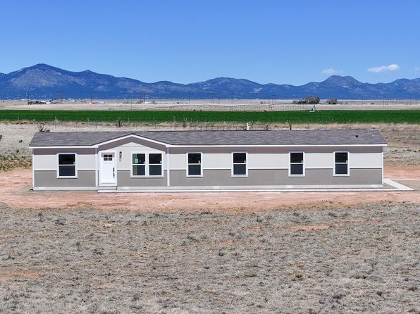 25 Desert Lily Rd, Moriarty, NM 87035