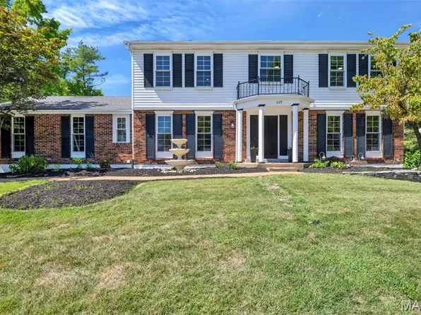 339 Oakleigh Woods Dr, Ballwin, MO 63011