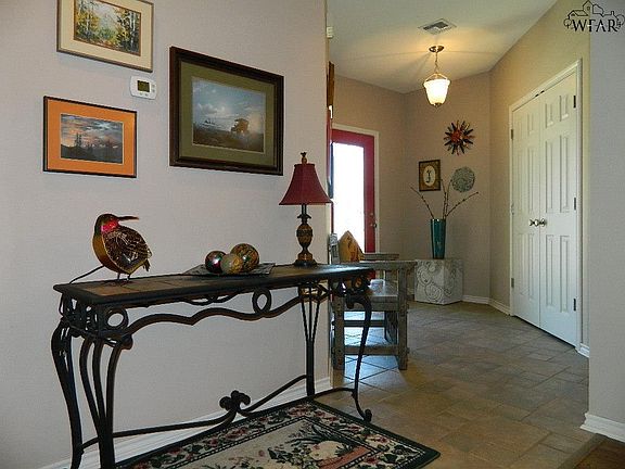 4th image of 2923 Loma Linda Ln