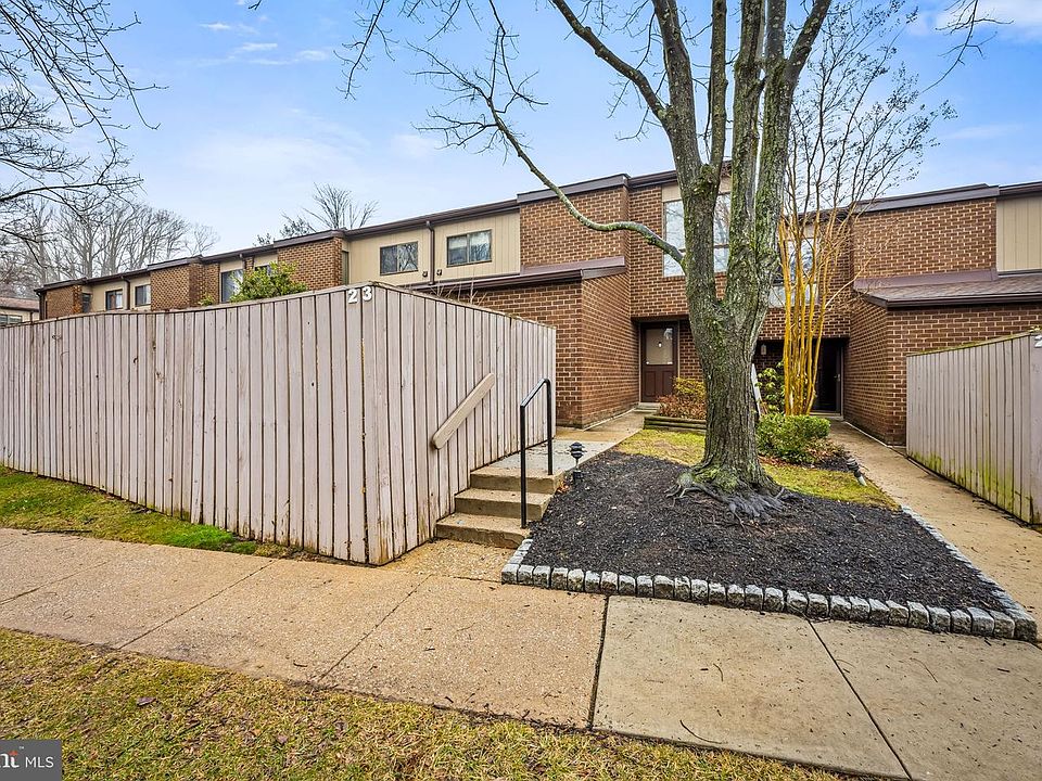 1st image of 23 Saddle Ct #G