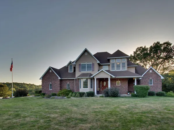 800 Lucinda Ln, Quincy, IL 62305