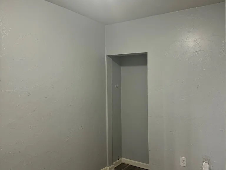 26 Lafayette St #2R — Photo 5