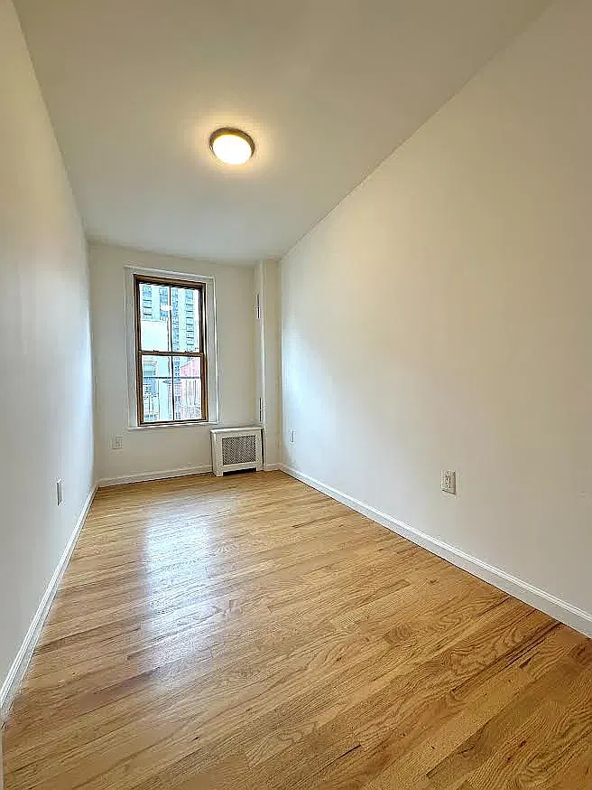 423 East 64th Street — Photo 3