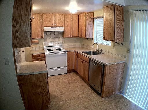 2nd image of 8321 SE Schiller St