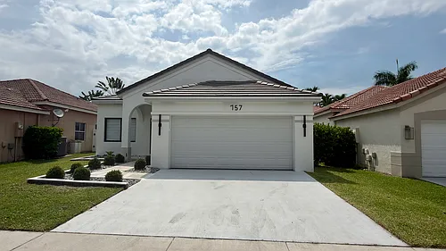 757 Tanglewood Cir Photo 1