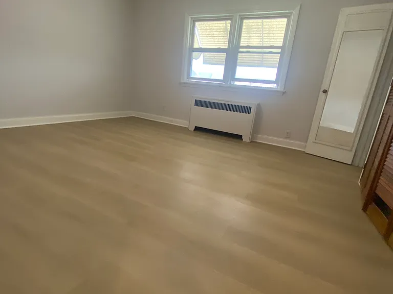 2939 Tyson Ave — Photo 6