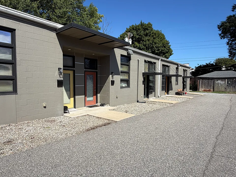 2320 W Main St #3