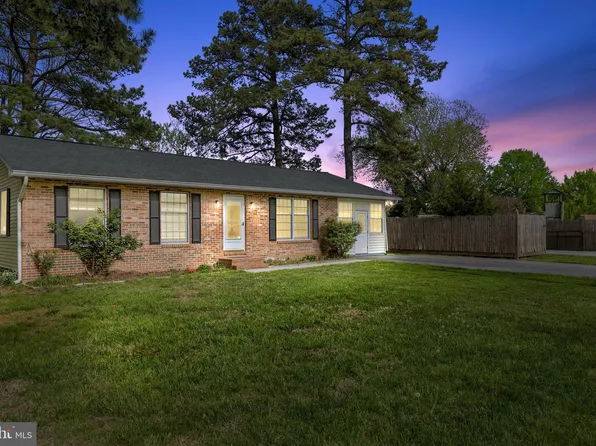 706 Love Point Rd, Stevensville, MD 21666