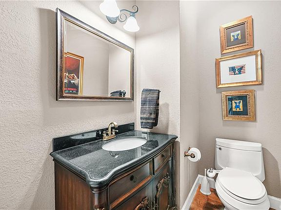 5th image of 3071 Lenox Rd APT 19
