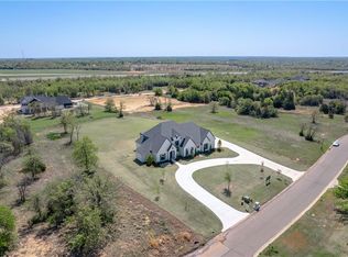 3224 Somerset Farms Rd, Newalla, OK 74857