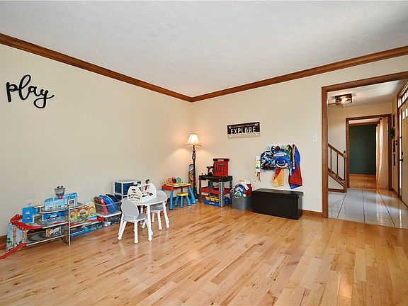 5th image of 1252 Oakwood Dr