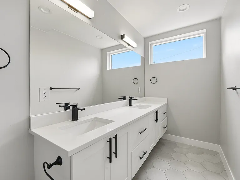 3564 W 16th Ave — Photo 13