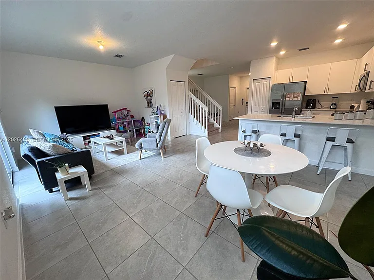 4664 NW 120th Way — Photo 6