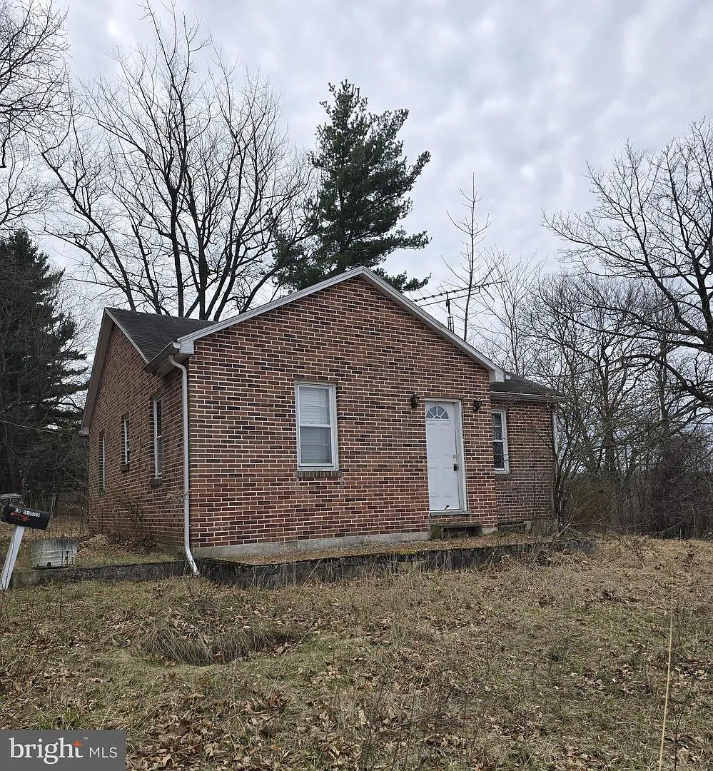 866 Goodyear Rd photo 1