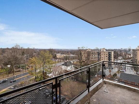 5th image of 4390 Lorcom Ln APT 701