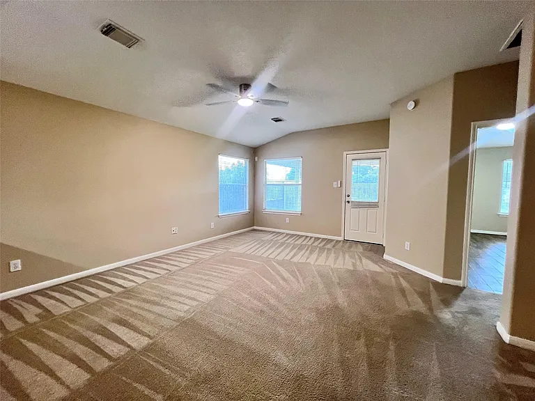 11750 Pinemeade Ln — Photo 18