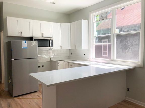 4th image of 2731 W Saint Georges Ct