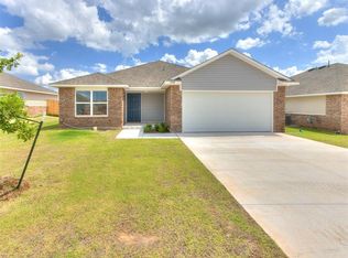 1208 E Stetson Ln, Mustang, OK 73064