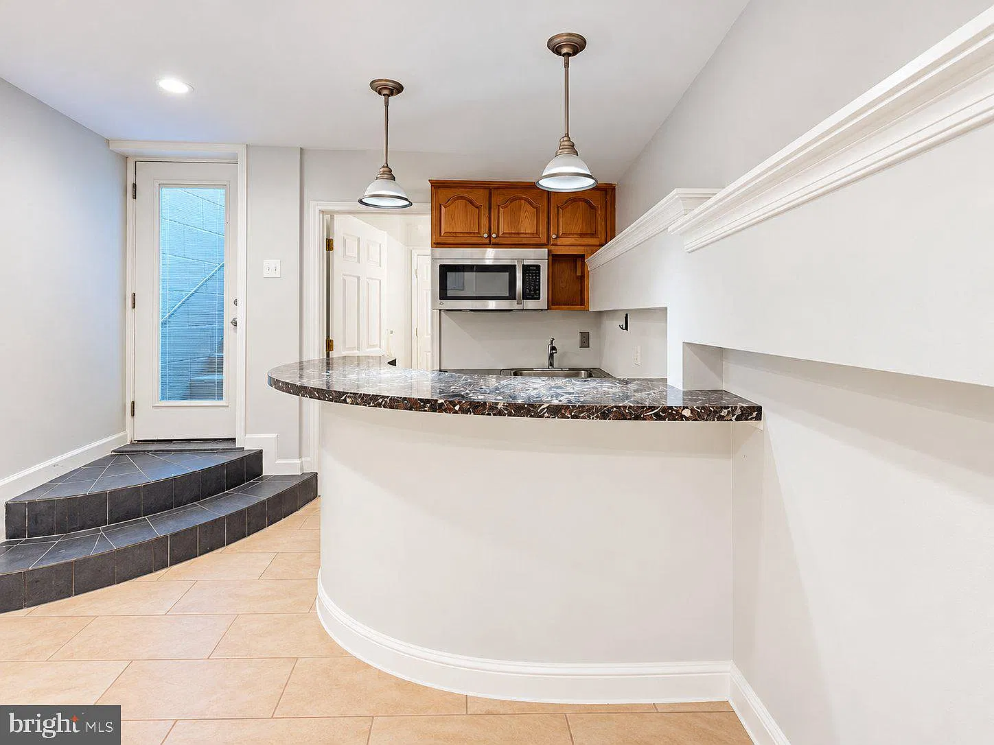 1 bed, 1.0 bath, 455 sqft, $2,100 — Photo 3