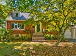 90 Stowecroft Rd, Arlington, MA 02474