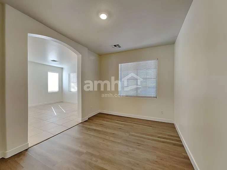 8854 W Northview Ave — Photo 8