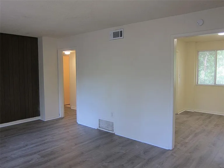 300 NW 20th Ave #6 — Photo 12