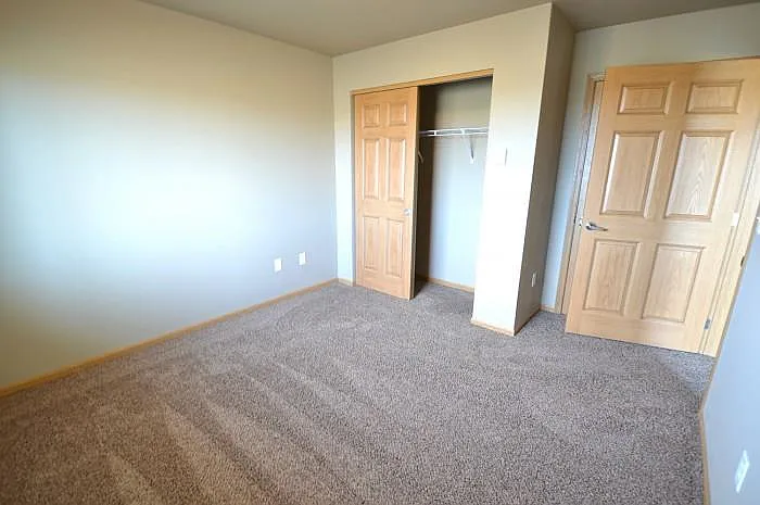 Sidney Apartments — Photo 38