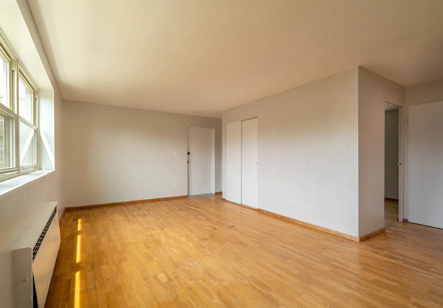 2 bed, 1.0 bath, 800 sqft, $1,250 — Photo 4