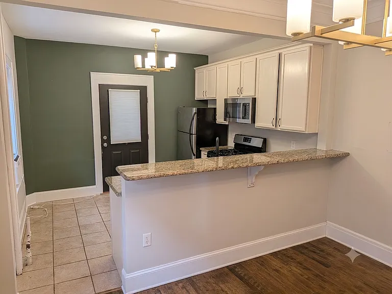 2300 Girard Ave S #102 — Photo 18