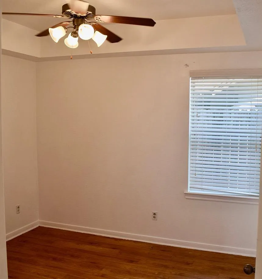 2 bed, 1.0 bath, 874 sqft, $1,400 — Photo 3