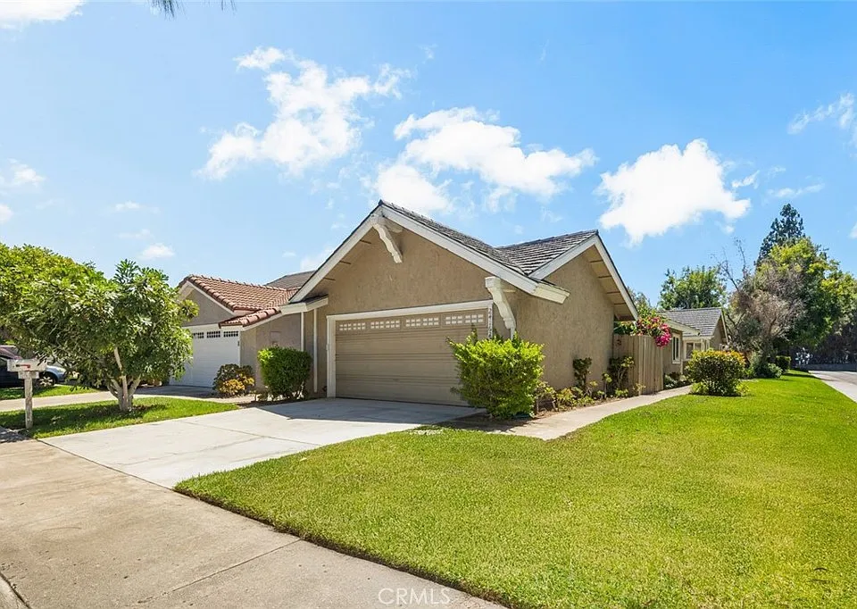 24162 Okeechobee Ln