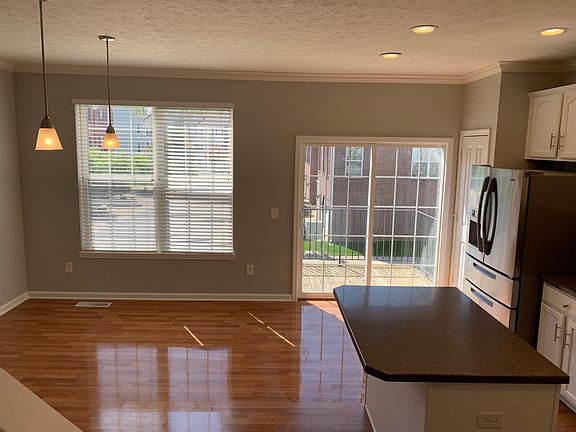 4th image of 9447 Glencroft Way